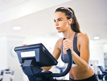 Sportovní podprsenky a topy pro ženy
